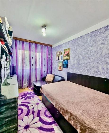 Apartament cu 3 camere decomandat, mobilat în Mircea cel Bătrân