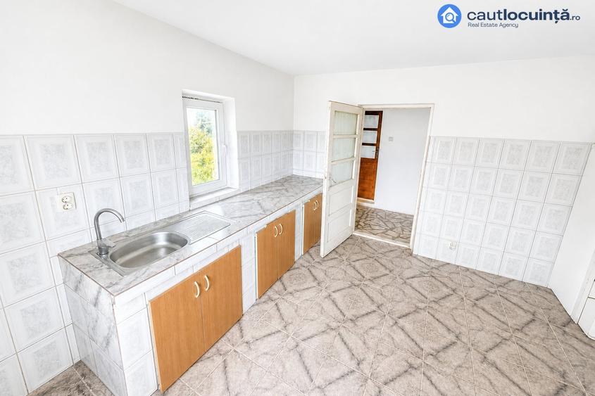 Casă cu 5 camere cu Teren 4900 Mp în Micești
