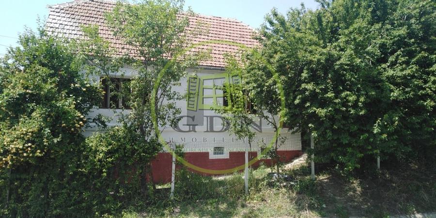 Casă individuală cu 5 camere cu Canalizare în Ludoș