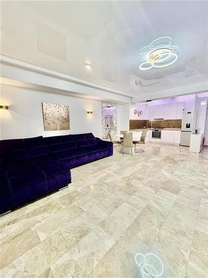 Apartament cu 2 camere decomandat, mobilat în Central