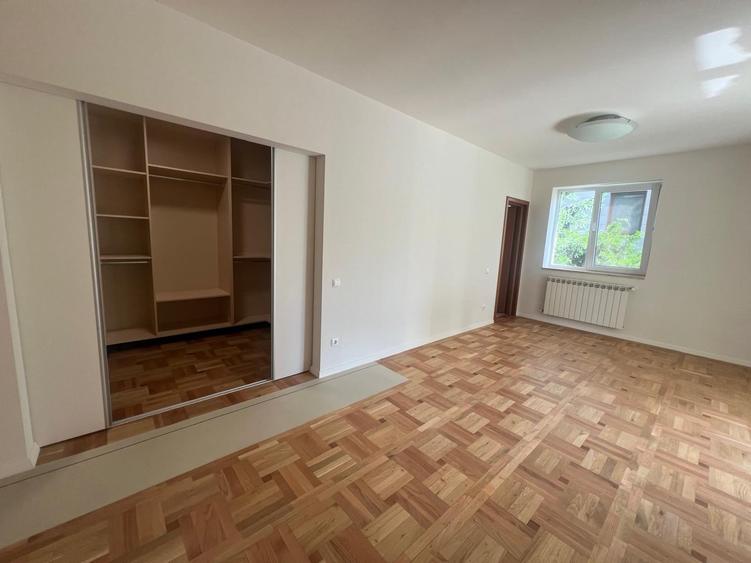 Apartament cu 3 camere decomandat în Herăstrău