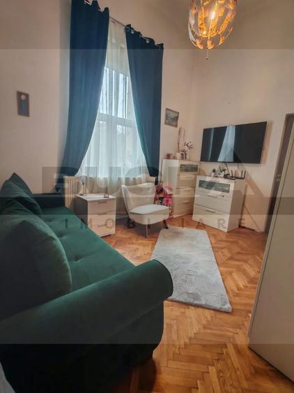 Apartament cu 3 camere semidecomandat, mobilat în Central