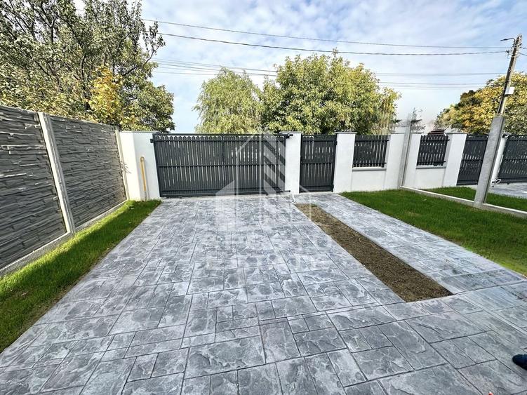 Duplex cu 4 camere cu Canalizare în Utvin