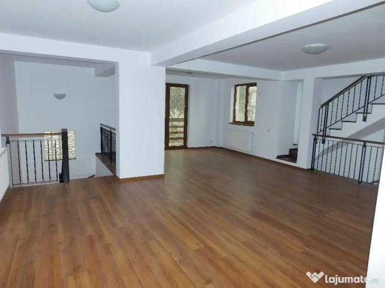 Casă cu 4 camere cu Teren 250 Mp în Berceni