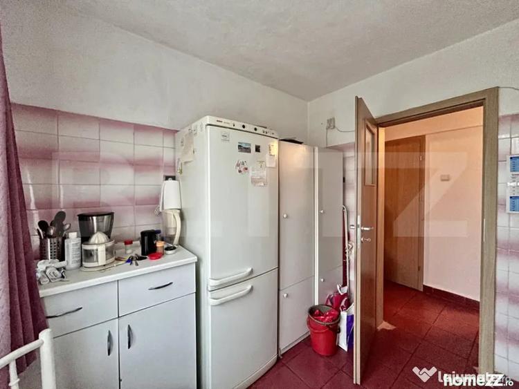 Apartament cu 3 camere semidecomandat în Andrei Mureșanu