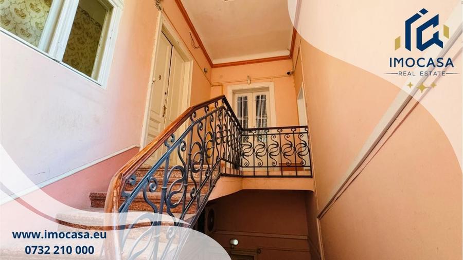 Apartament cu 5 camere semidecomandat, mobilat în Central