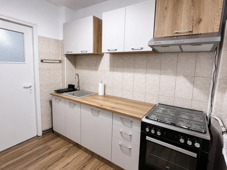 Apartament cu 3 camere decomandat, mobilat în Crângași