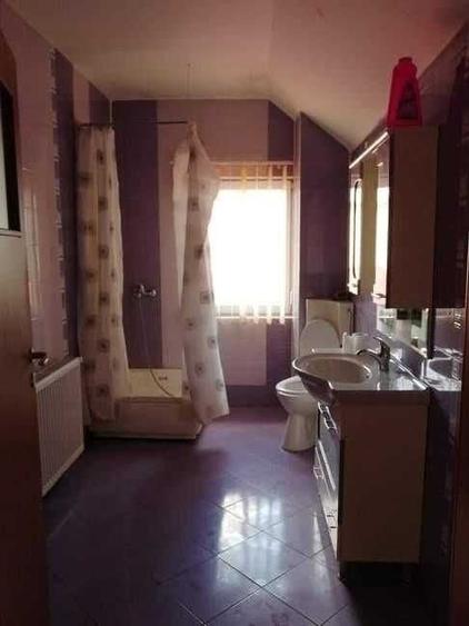 Casă cu 4 camere cu Teren 500 Mp în Central