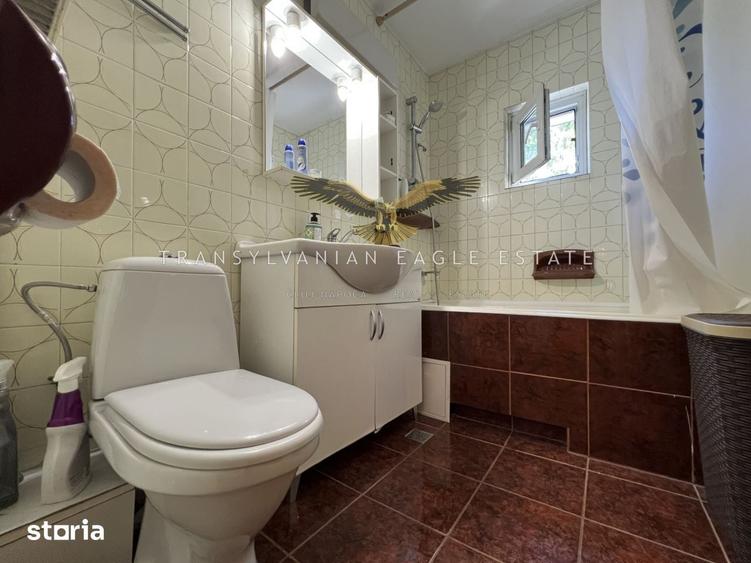 Apartament cu 4 camere semidecomandat în Central