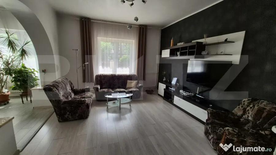 Casă cu 6 camere cu Teren 525 Mp în Cloșca