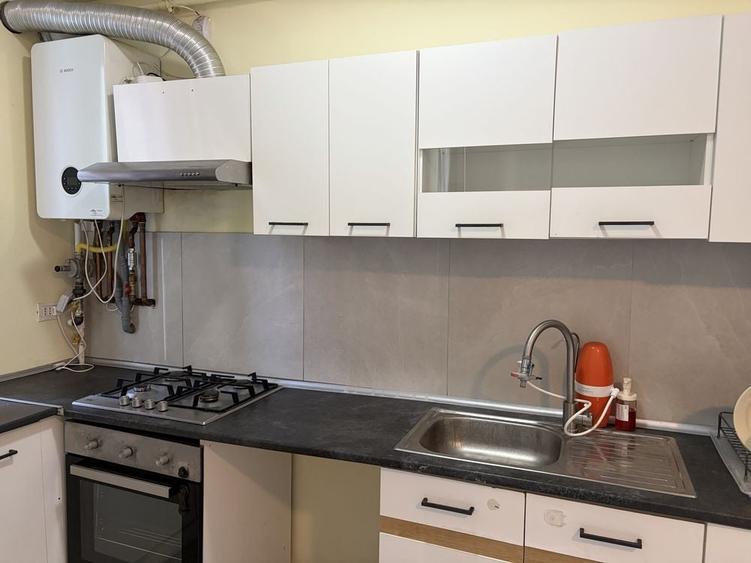 Apartament cu 3 camere decomandat în Dumbrăvița
