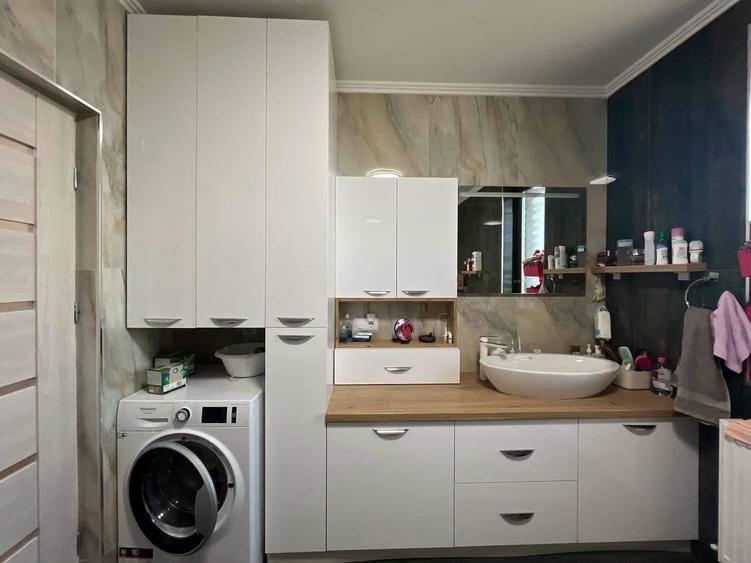 Casă cu 6 camere cu Piscina în Cordău