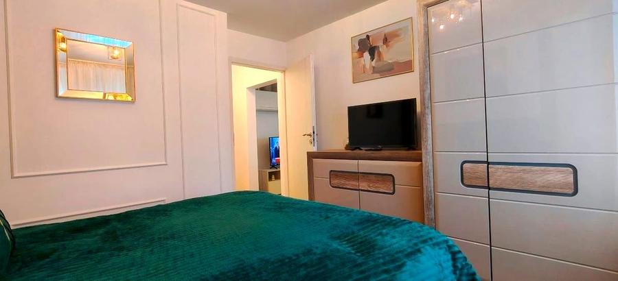 Apartament cu 4 camere decomandat, mobilat în Centrul Civic