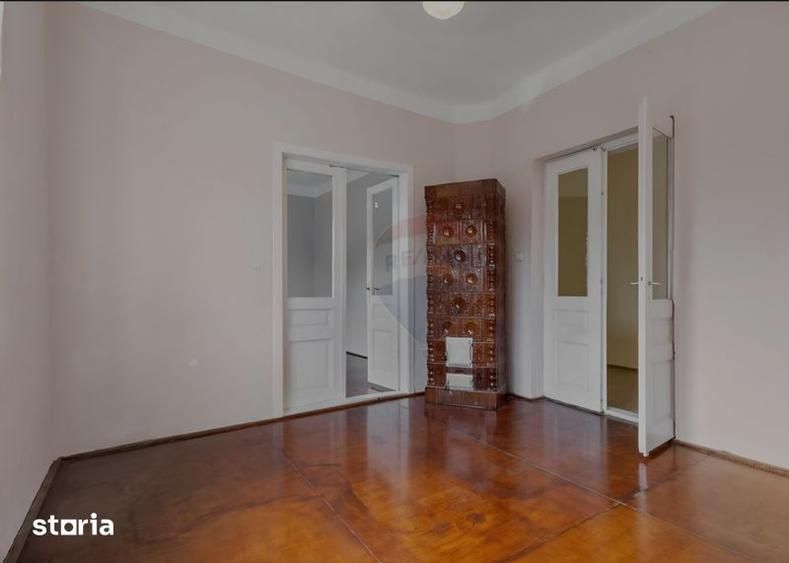 Casă cu 4 camere cu Teren 850 Mp în Central