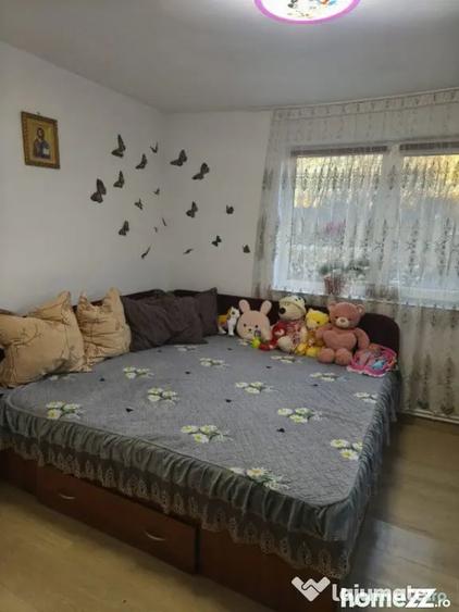 Casă cu 5 camere cu Teren 1000 Mp în Grămești