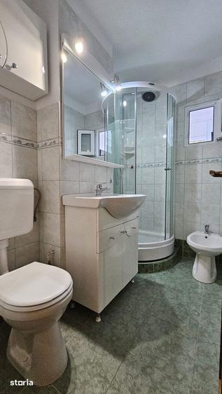 Apartament cu 3 camere decomandat în Astra