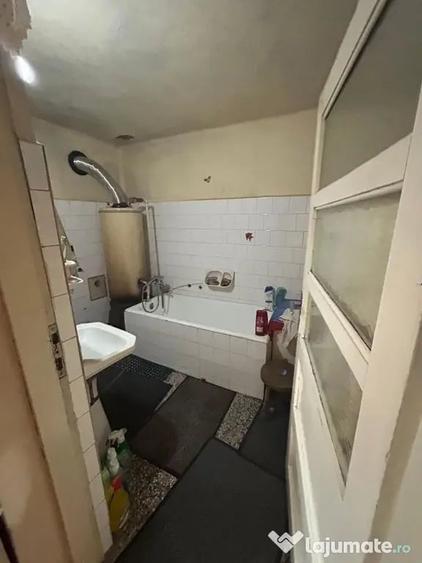 Casă cu 3 camere cu Teren 532 Mp în Central