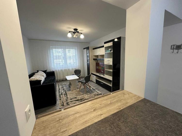 Apartament cu 2 camere semidecomandat în Exterior Vest
