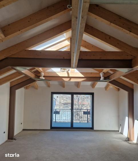 Apartament cu 5 camere în Aviatorilor