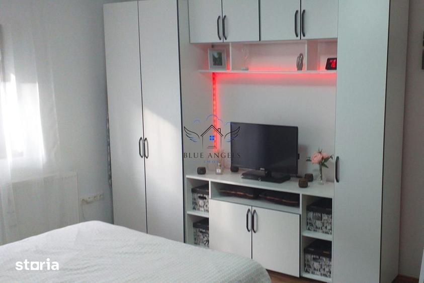 Apartament cu 3 camere decomandat în Tractorul