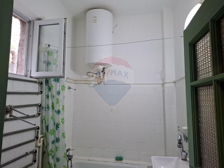 Casă cu 2 camere cu Teren 140 Mp în Eroii Revoluției