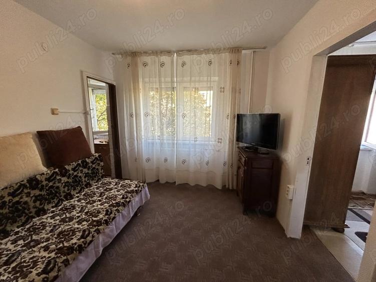 Apartament cu 2 camere semidecomandat în Grădiște