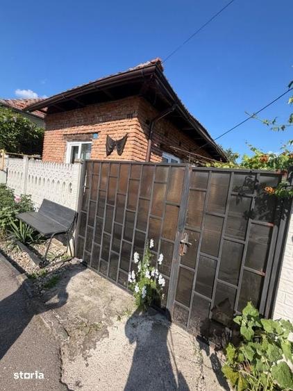 Casă cu 2 camere cu Teren 500 Mp în Central