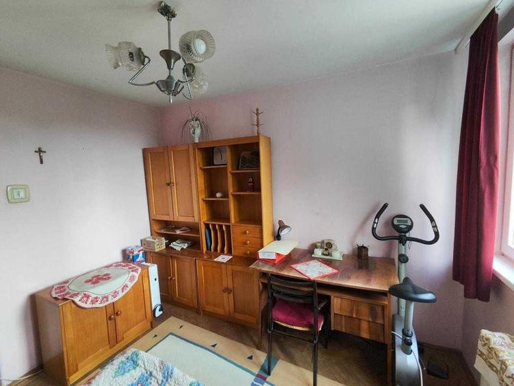 Apartament cu 3 camere decomandat în Dâmbu Pietros