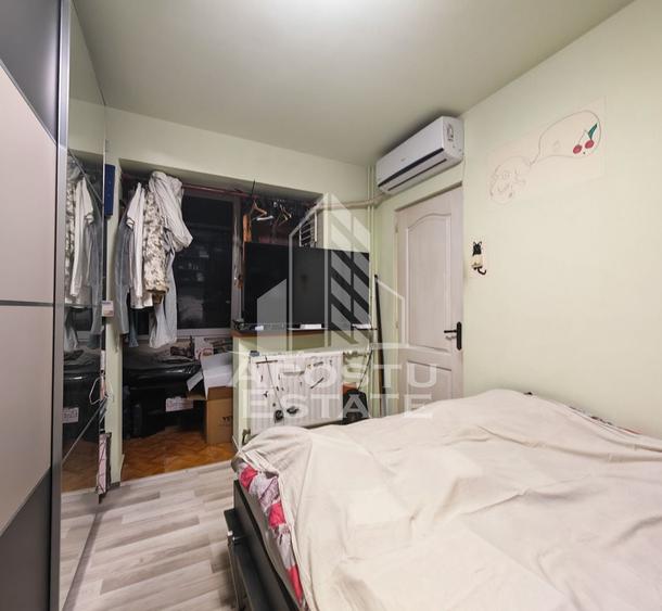 Apartament cu 3 camere nedecomandat, mobilat în Dacia