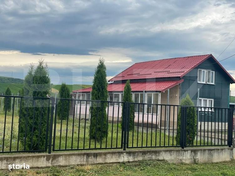 Casă cu 3 camere cu Teren 1295 Mp în Central