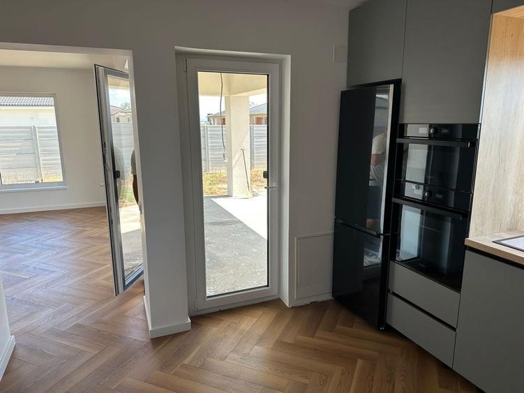 Casă cu 4 camere în Central