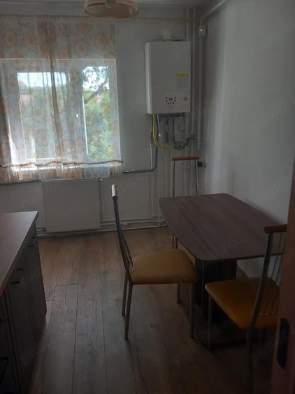 Apartament cu 2 camere decomandat, mobilat în Bucovina