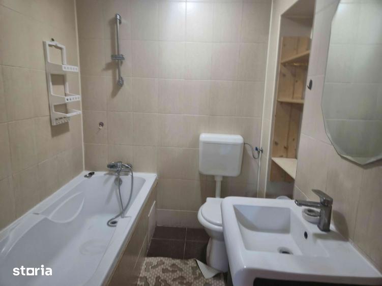 Garsonieră decomandată în Vitan