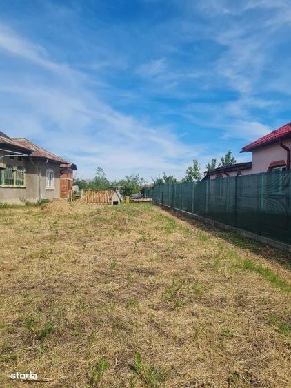 Casă cu 4 camere cu Teren 1276 Mp în Lunca