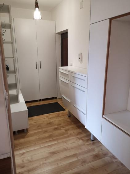 Apartament cu 3 camere decomandat în Florești