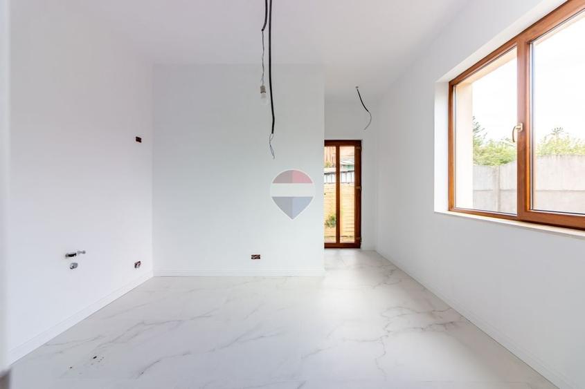 Duplex cu 4 camere cu Teren 238 Mp în Nord-Vest