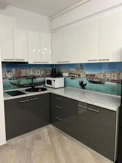Apartament cu 2 camere decomandat, mobilat în Central