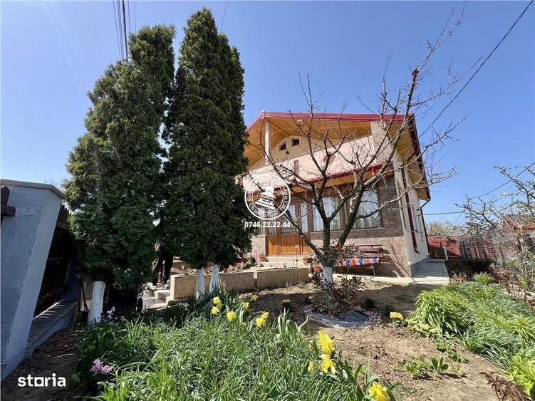 Casă cu 4 camere în Valea Adâncă