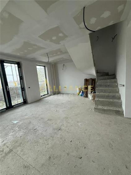Casa Tip Duplex P+1+M - 5 camere - 4 bai 180 MPU - Teren - 190 MP - 6