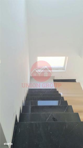 Casă cu 5 camere cu Teren 462 Mp în Lumina