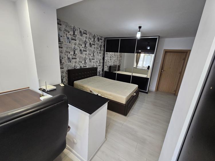 Apartament cu 3 camere decomandat în Decebal