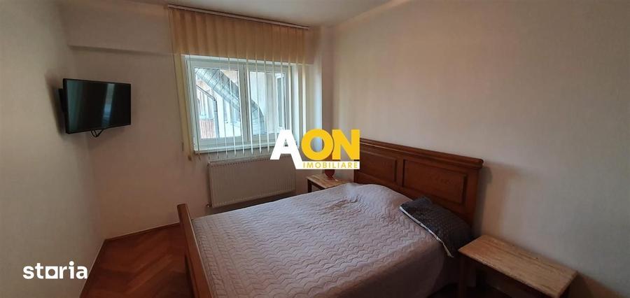 Apartament cu 4 camere decomandat în Central