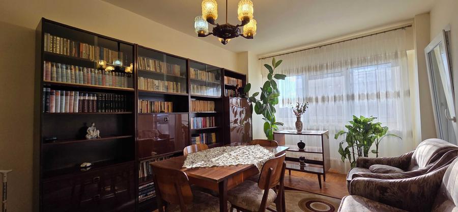 Apartament cu 4 camere decomandat în Ultracentral