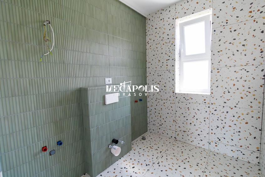 Casă individuală cu 4 camere cu Canalizare în Sânpetru