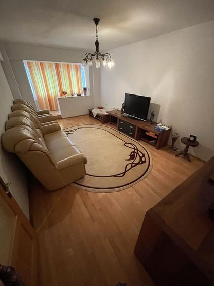 Apartament cu 2 camere decomandat în Vărsătura