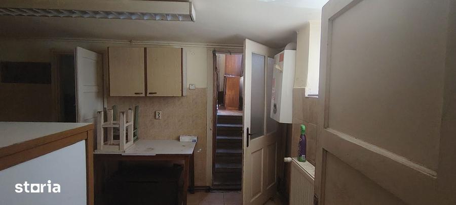Casă cu 5 camere cu Teren 1220 Mp în Nord