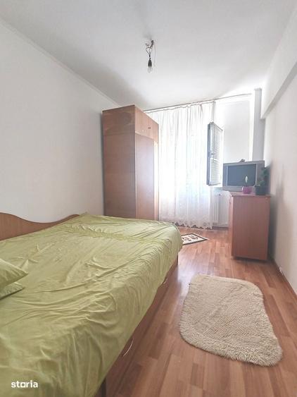 Apartament cu 3 camere decomandat în Găvana