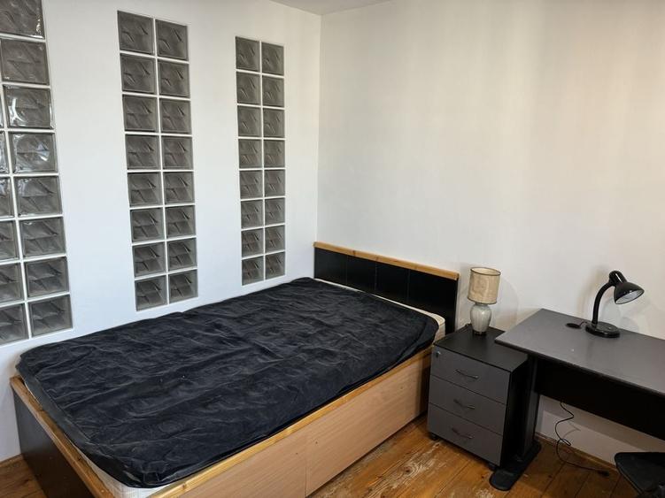 Apartament cu 4 camere decomandat în Alexandru cel Bun