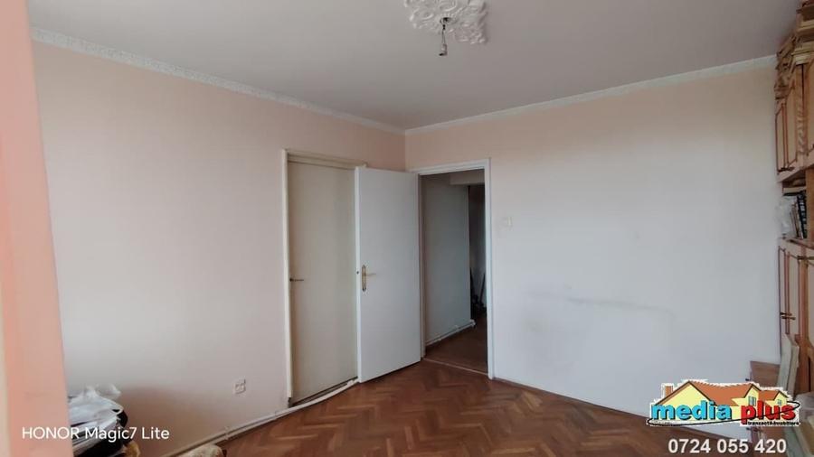 Apartament cu 3 camere decomandat în Țiglina 2