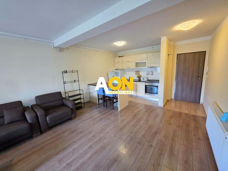 Apartament cu 3 camere decomandat, mobilat în Cetate